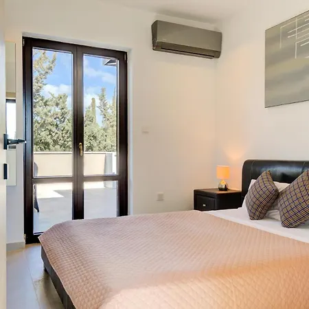 Delphin 375 Fantastic With Amazing Outside Space And 13x5m Private Pool, Aphrodite Hills * Kouklia