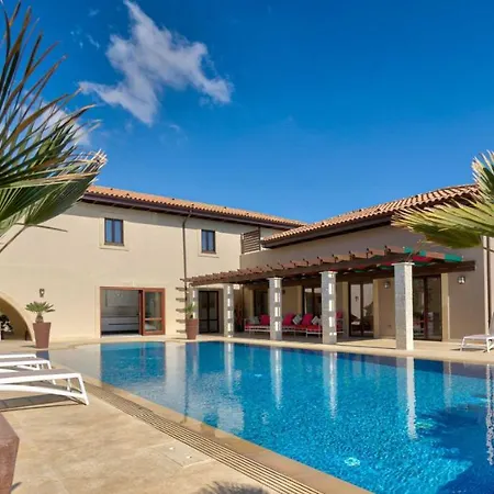 Villa Delphin 375 Fantastic Villa With Amazing Outside Space And 13X5M Private Pool, Aphrodite Hills Kouklia