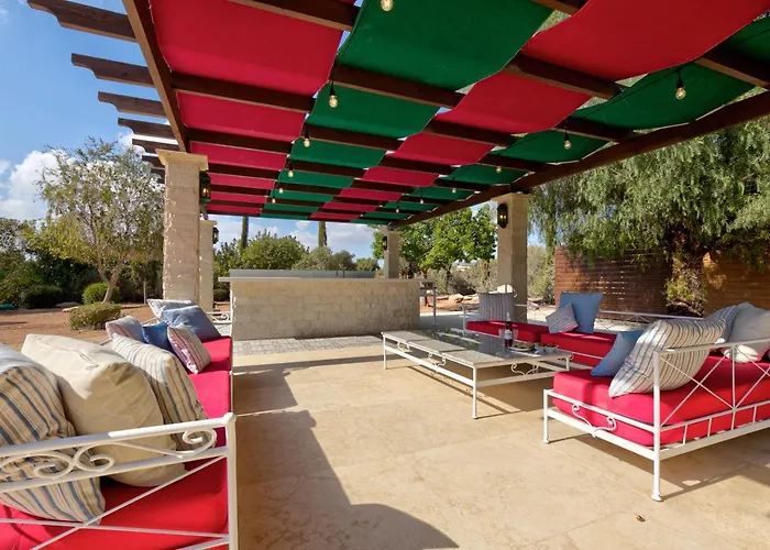 Vila Delphin 375 Fantastic With Amazing Outside Space And 13x5m Private Pool, Aphrodite Hills *