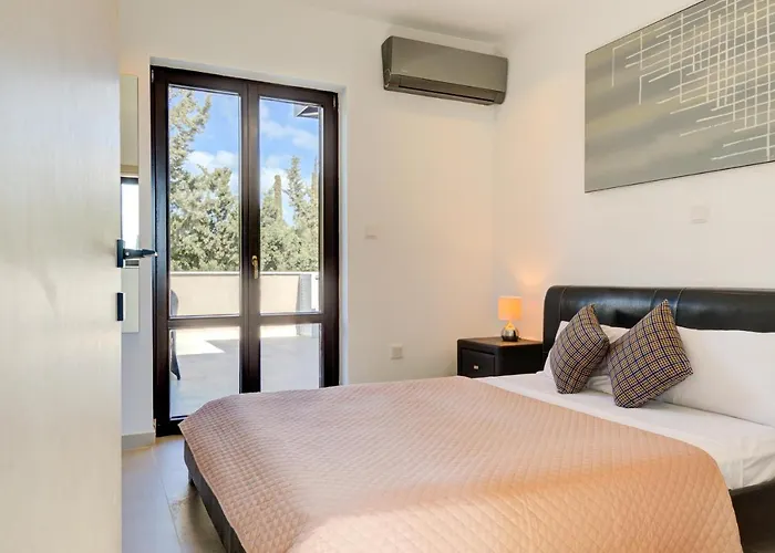 Delphin 375 Fantastic With Amazing Outside Space And 13x5m Private Pool, Aphrodite Hills * Kouklia