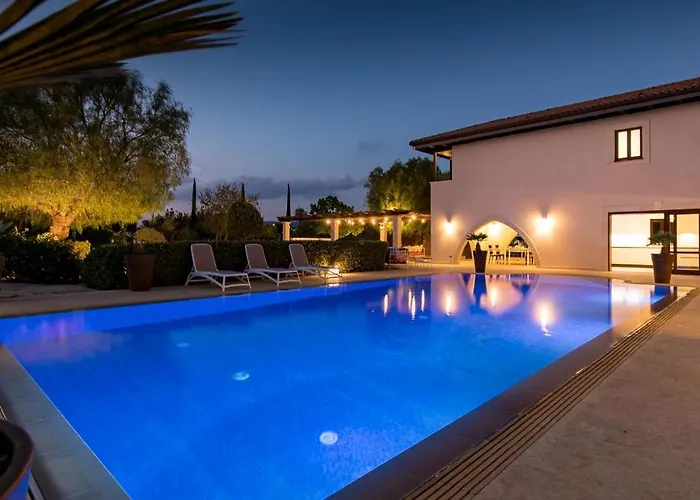 Delphin 375 Fantastic With Amazing Outside Space And 13x5m Private Pool, Aphrodite Hills * Kouklia