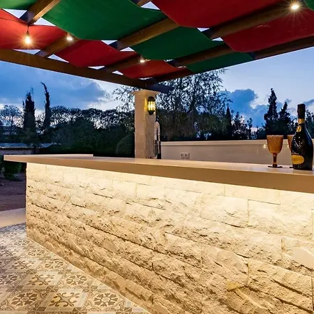 וילה Villa Delphin 375 Fantastic Villa With Amazing Outside Space And 13X5M Private Pool, Aphrodite Hills קוקליה