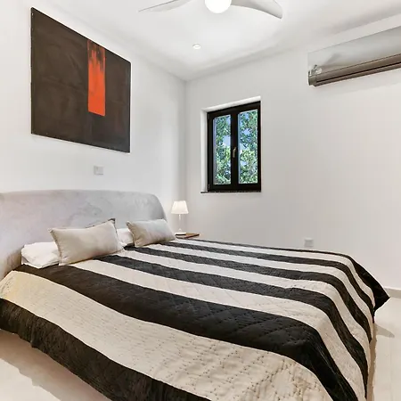 וילה Villa Delphin 375 Fantastic Villa With Amazing Outside Space And 13X5M Private Pool, Aphrodite Hills