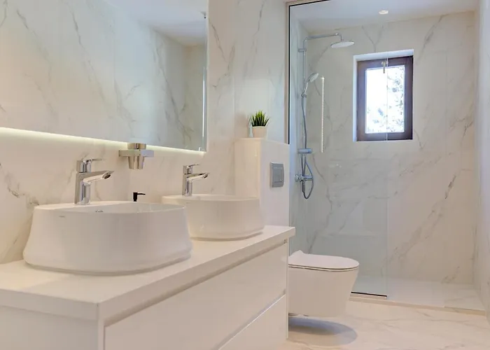 Delphin 375 Fantastic With Amazing Outside Space And 13x5m Private Pool, Aphrodite Hills Villa Kouklia