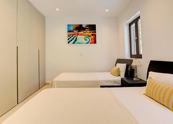 Villa Delphin 375 Fantastic With Amazing Outside Space And 13x5m Private Pool, Aphrodite Hills Kouklia