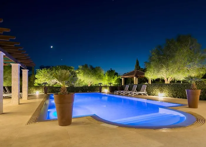 Delphin 375 Fantastic With Amazing Outside Space And 13x5m Private Pool, Aphrodite Hills * Kouklia