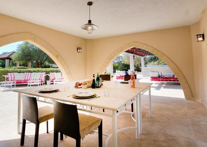 Villa Delphin 375 Fantastic With Amazing Outside Space And 13x5m Private Pool, Aphrodite Hills